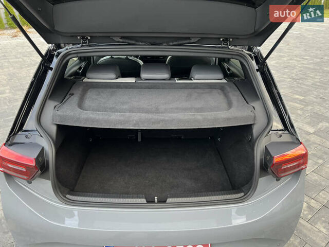 Серый Фольксваген ID.3, объемом двигателя 0 л и пробегом 117 тыс. км за 17300 $, фото 64 на Automoto.ua