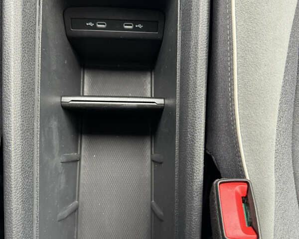 Серый Фольксваген ID.3, объемом двигателя 0 л и пробегом 129 тыс. км за 16400 $, фото 49 на Automoto.ua