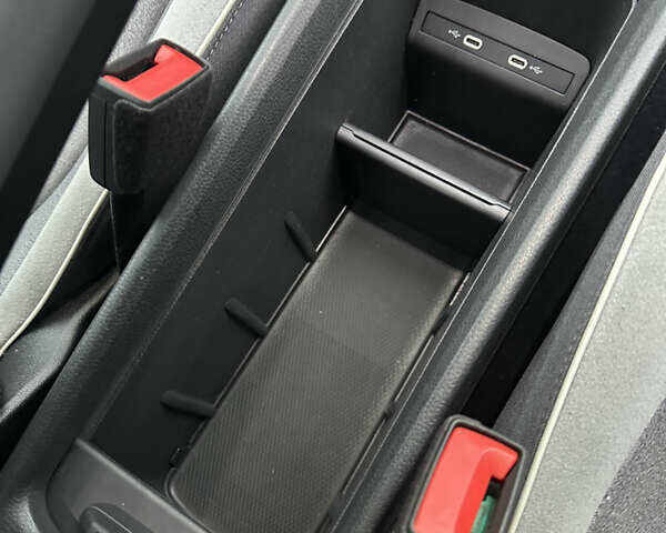 Серый Фольксваген ID.3, объемом двигателя 0 л и пробегом 160 тыс. км за 17200 $, фото 63 на Automoto.ua