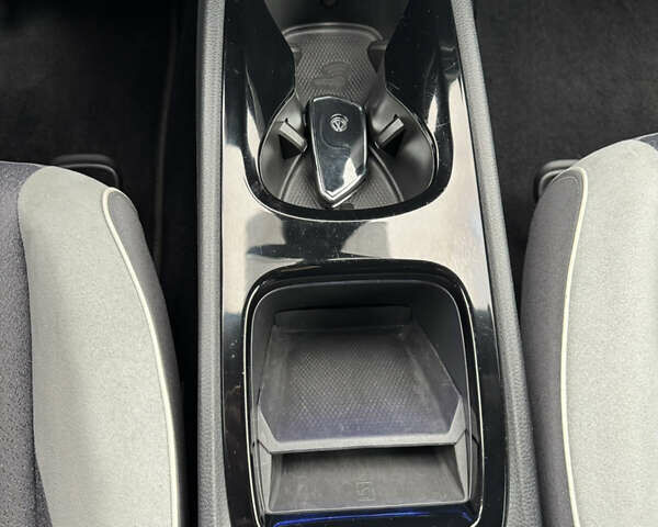 Серый Фольксваген ID.3, объемом двигателя 0 л и пробегом 107 тыс. км за 16999 $, фото 46 на Automoto.ua