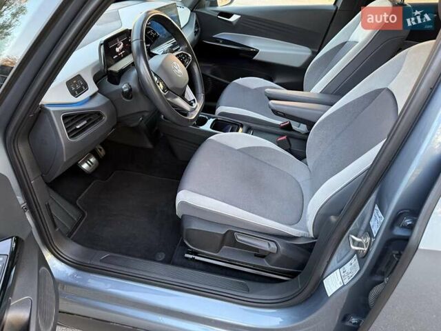 Сірий Фольксваген ID.3, об'ємом двигуна 0 л та пробігом 135 тис. км за 17900 $, фото 60 на Automoto.ua