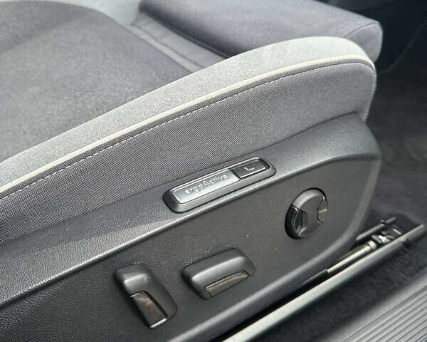 Серый Фольксваген ID.3, объемом двигателя 0 л и пробегом 160 тыс. км за 17200 $, фото 56 на Automoto.ua