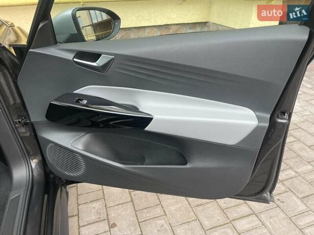 Сірий Фольксваген ID.3, об'ємом двигуна 0 л та пробігом 129 тис. км за 18500 $, фото 27 на Automoto.ua