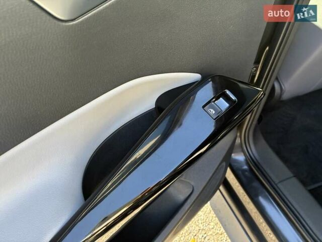 Сірий Фольксваген ID.3, об'ємом двигуна 0 л та пробігом 89 тис. км за 19800 $, фото 32 на Automoto.ua