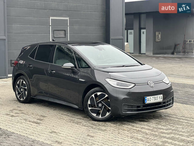 Серый Фольксваген ID.3, объемом двигателя 0 л и пробегом 64 тыс. км за 16950 $, фото 1 на Automoto.ua