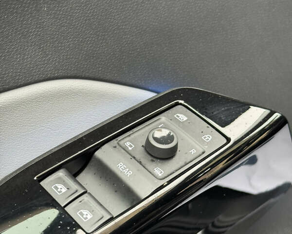 Серый Фольксваген ID.3, объемом двигателя 0 л и пробегом 129 тыс. км за 16400 $, фото 40 на Automoto.ua