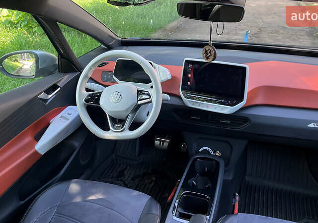 Серый Фольксваген ID.3, объемом двигателя 0 л и пробегом 135 тыс. км за 17000 $, фото 4 на Automoto.ua