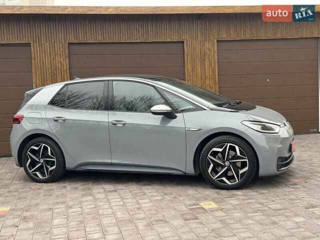Серый Фольксваген ID.3, объемом двигателя 0 л и пробегом 129 тыс. км за 16400 $, фото 2 на Automoto.ua