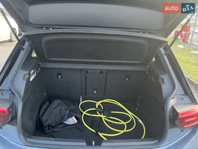 Серый Фольксваген ID.3, объемом двигателя 0 л и пробегом 143 тыс. км за 15200 $, фото 12 на Automoto.ua