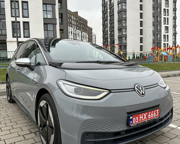 Серый Фольксваген ID.3, объемом двигателя 0 л и пробегом 160 тыс. км за 17200 $, фото 3 на Automoto.ua