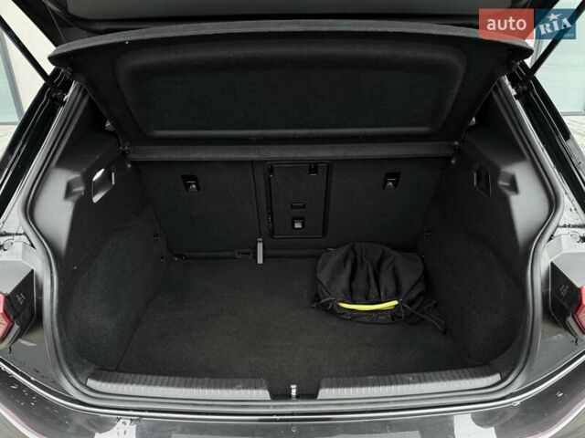 Серый Фольксваген ID.3, объемом двигателя 0 л и пробегом 100 тыс. км за 16999 $, фото 66 на Automoto.ua