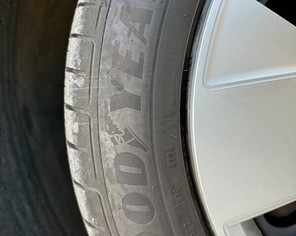 Сірий Фольксваген ID.3, об'ємом двигуна 0 л та пробігом 135 тис. км за 17900 $, фото 41 на Automoto.ua