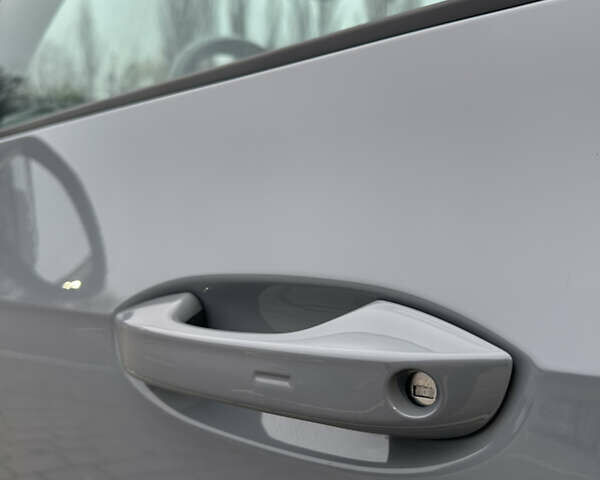 Серый Фольксваген ID.3, объемом двигателя 0 л и пробегом 160 тыс. км за 17200 $, фото 32 на Automoto.ua