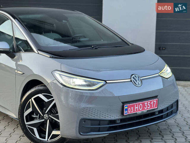 Серый Фольксваген ID.3, объемом двигателя 0 л и пробегом 91 тыс. км за 16999 $, фото 3 на Automoto.ua