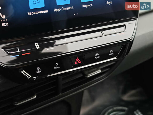 Фольксваген ID.3 2020 в Луцке на Automoto.ua Серый Фольксваген ID.3, объемом двигателя 0 л и пробегом 173 тыс. км за 16699 $, фото 52 на Automoto.ua
