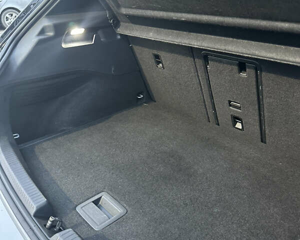 Серый Фольксваген ID.3, объемом двигателя 0 л и пробегом 160 тыс. км за 17200 $, фото 95 на Automoto.ua