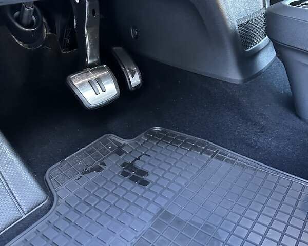 Серый Фольксваген ID.3, объемом двигателя 0 л и пробегом 60 тыс. км за 17650 $, фото 60 на Automoto.ua