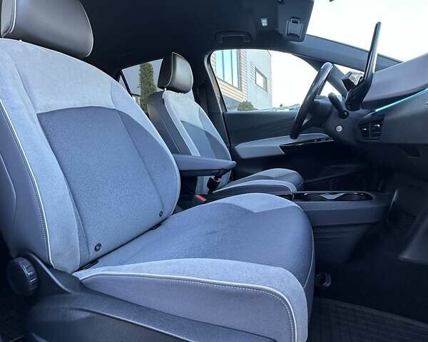 Серый Фольксваген ID.3, объемом двигателя 0 л и пробегом 60 тыс. км за 17650 $, фото 104 на Automoto.ua