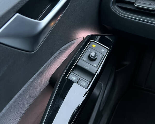 Серый Фольксваген ID.3, объемом двигателя 0 л и пробегом 168 тыс. км за 14450 $, фото 25 на Automoto.ua