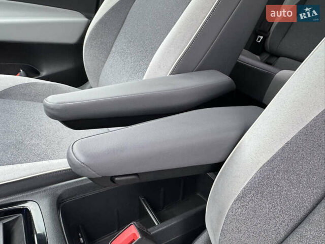 Серый Фольксваген ID.3, объемом двигателя 0 л и пробегом 107 тыс. км за 16999 $, фото 79 на Automoto.ua