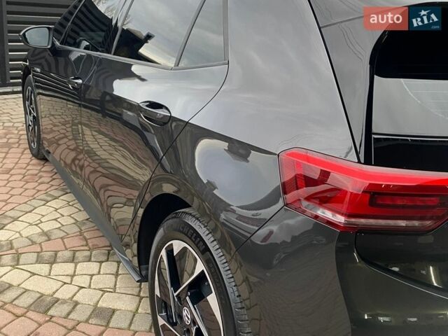 Серый Фольксваген ID.3, объемом двигателя 0 л и пробегом 86 тыс. км за 16999 $, фото 91 на Automoto.ua