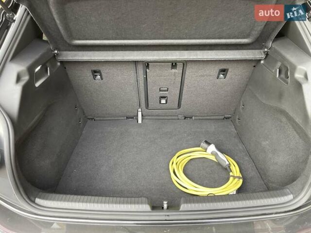 Сірий Фольксваген ID.3, об'ємом двигуна 0 л та пробігом 144 тис. км за 16999 $, фото 44 на Automoto.ua