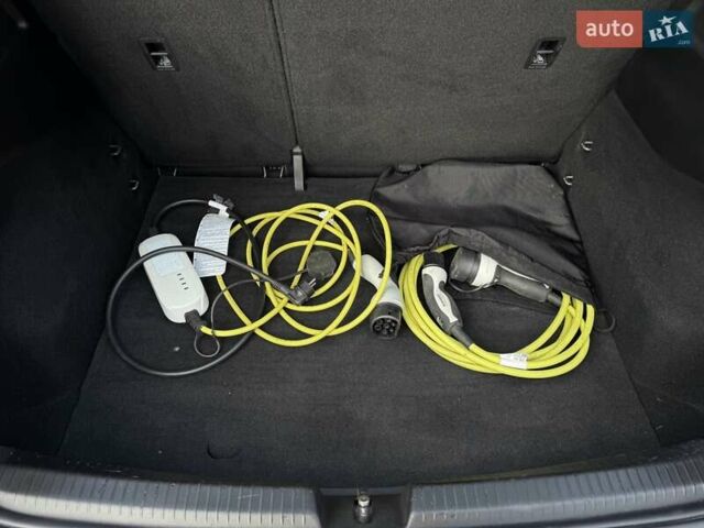 Сірий Фольксваген ID.3, об'ємом двигуна 0 л та пробігом 93 тис. км за 15999 $, фото 64 на Automoto.ua