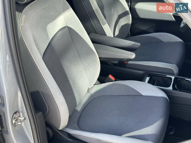 Сірий Фольксваген ID.3, об'ємом двигуна 0 л та пробігом 36 тис. км за 17999 $, фото 2 на Automoto.ua