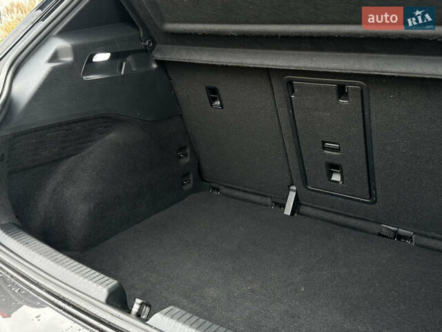 Серый Фольксваген ID.3, объемом двигателя 0 л и пробегом 175 тыс. км за 15799 $, фото 97 на Automoto.ua