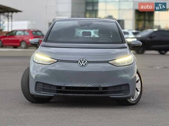 Серый Фольксваген ID.3, объемом двигателя 0 л и пробегом 33 тыс. км за 17500 $, фото 2 на Automoto.ua