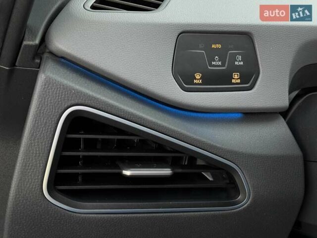 Сірий Фольксваген ID.3, об'ємом двигуна 0 л та пробігом 93 тис. км за 15999 $, фото 43 на Automoto.ua