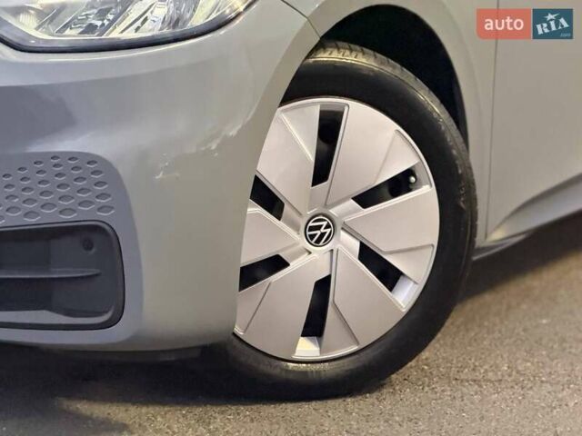 Серый Фольксваген ID.3, объемом двигателя 0 л и пробегом 33 тыс. км за 17500 $, фото 6 на Automoto.ua