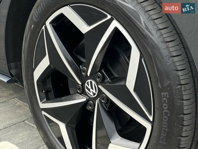 Серый Фольксваген ID.3, объемом двигателя 0 л и пробегом 175 тыс. км за 15799 $, фото 101 на Automoto.ua