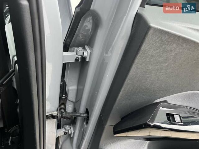 Серый Фольксваген ID.3, объемом двигателя 0 л и пробегом 137 тыс. км за 15800 $, фото 68 на Automoto.ua