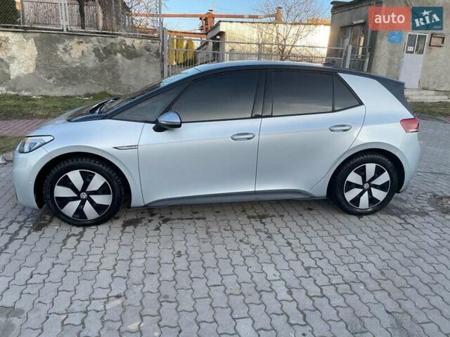 Серый Фольксваген ID.3, объемом двигателя 0 л и пробегом 104 тыс. км за 20950 $, фото 1 на Automoto.ua