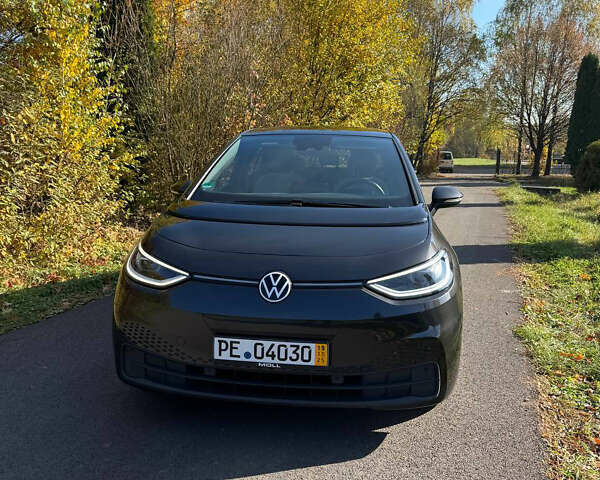 Серый Фольксваген ID.3, объемом двигателя 0 л и пробегом 138 тыс. км за 16300 $, фото 1 на Automoto.ua