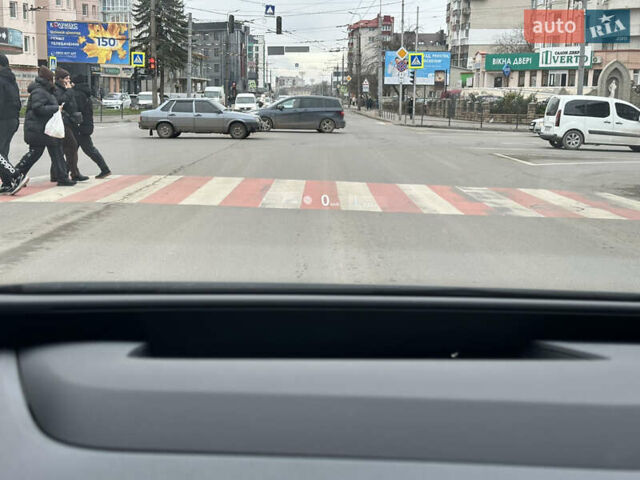 Сірий Фольксваген ID.3, об'ємом двигуна 0 л та пробігом 56 тис. км за 19999 $, фото 21 на Automoto.ua