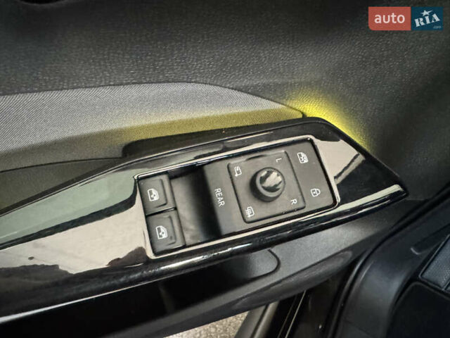 Сірий Фольксваген ID.3, об'ємом двигуна 0 л та пробігом 63 тис. км за 15800 $, фото 19 на Automoto.ua