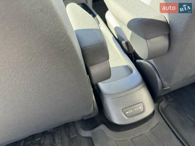 Серый Фольксваген ID.3, объемом двигателя 0 л и пробегом 224 тыс. км за 14800 $, фото 23 на Automoto.ua