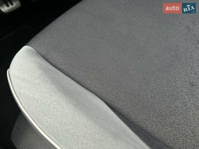 Серый Фольксваген ID.3, объемом двигателя 0 л и пробегом 175 тыс. км за 15799 $, фото 41 на Automoto.ua