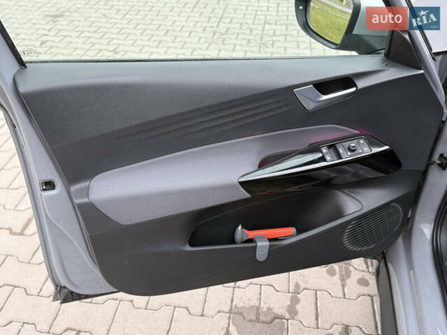 Серый Фольксваген ID.3, объемом двигателя 0 л и пробегом 133 тыс. км за 15400 $, фото 17 на Automoto.ua