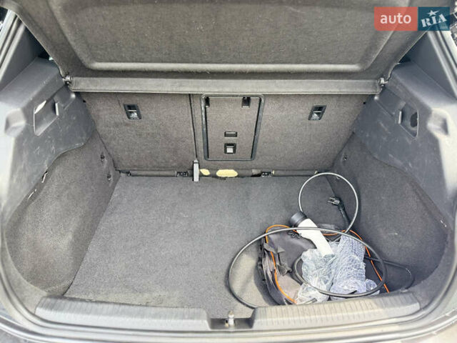 Сірий Фольксваген ID.3, об'ємом двигуна 0 л та пробігом 190 тис. км за 15350 $, фото 13 на Automoto.ua