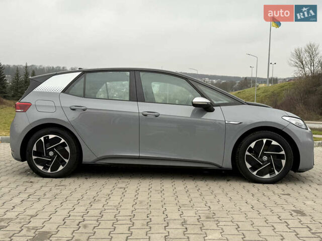 Серый Фольксваген ID.3, объемом двигателя 0 л и пробегом 133 тыс. км за 15400 $, фото 10 на Automoto.ua