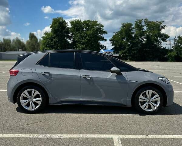 Серый Фольксваген ID.3, объемом двигателя 0 л и пробегом 31 тыс. км за 19600 $, фото 4 на Automoto.ua