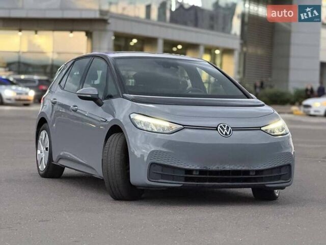 Серый Фольксваген ID.3, объемом двигателя 0 л и пробегом 33 тыс. км за 17500 $, фото 3 на Automoto.ua