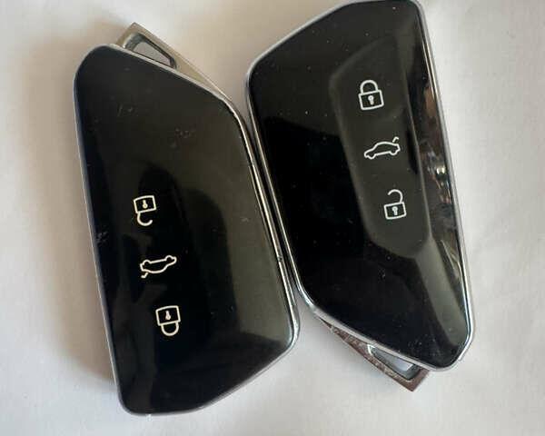 Сірий Фольксваген ID.3, об'ємом двигуна 0 л та пробігом 63 тис. км за 15800 $, фото 9 на Automoto.ua