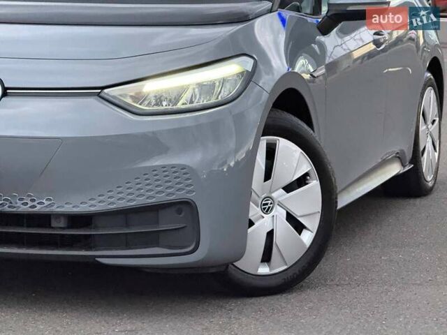 Серый Фольксваген ID.3, объемом двигателя 0 л и пробегом 33 тыс. км за 17500 $, фото 4 на Automoto.ua