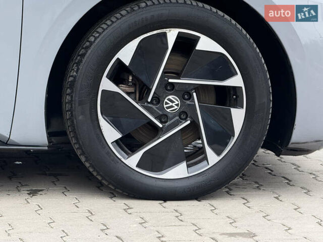 Серый Фольксваген ID.3, объемом двигателя 0 л и пробегом 133 тыс. км за 15400 $, фото 12 на Automoto.ua