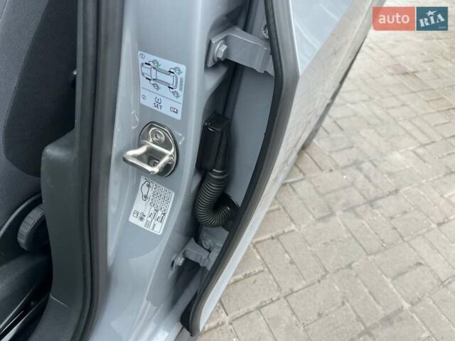 Серый Фольксваген ID.3, объемом двигателя 0 л и пробегом 137 тыс. км за 15800 $, фото 60 на Automoto.ua