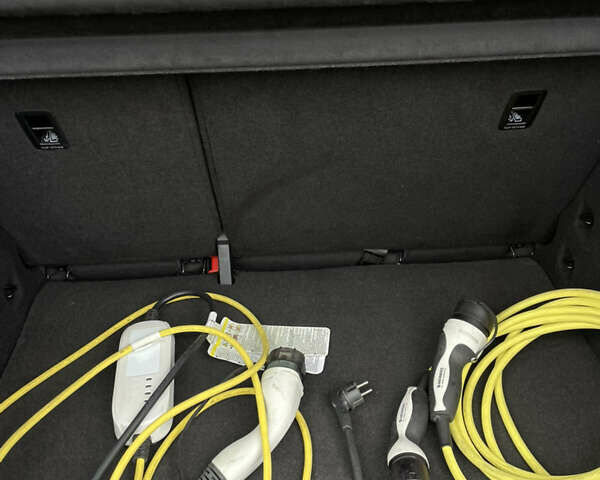 Сірий Фольксваген ID.3, об'ємом двигуна 0 л та пробігом 97 тис. км за 17200 $, фото 36 на Automoto.ua